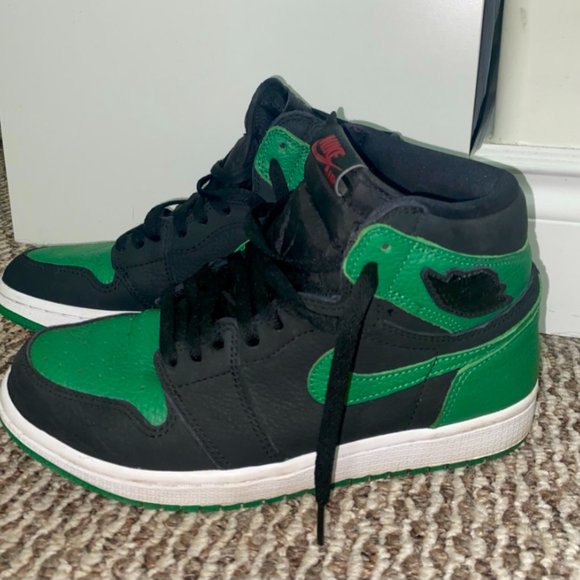 Nike Shoes - Pine Green Jordan 1's Highs